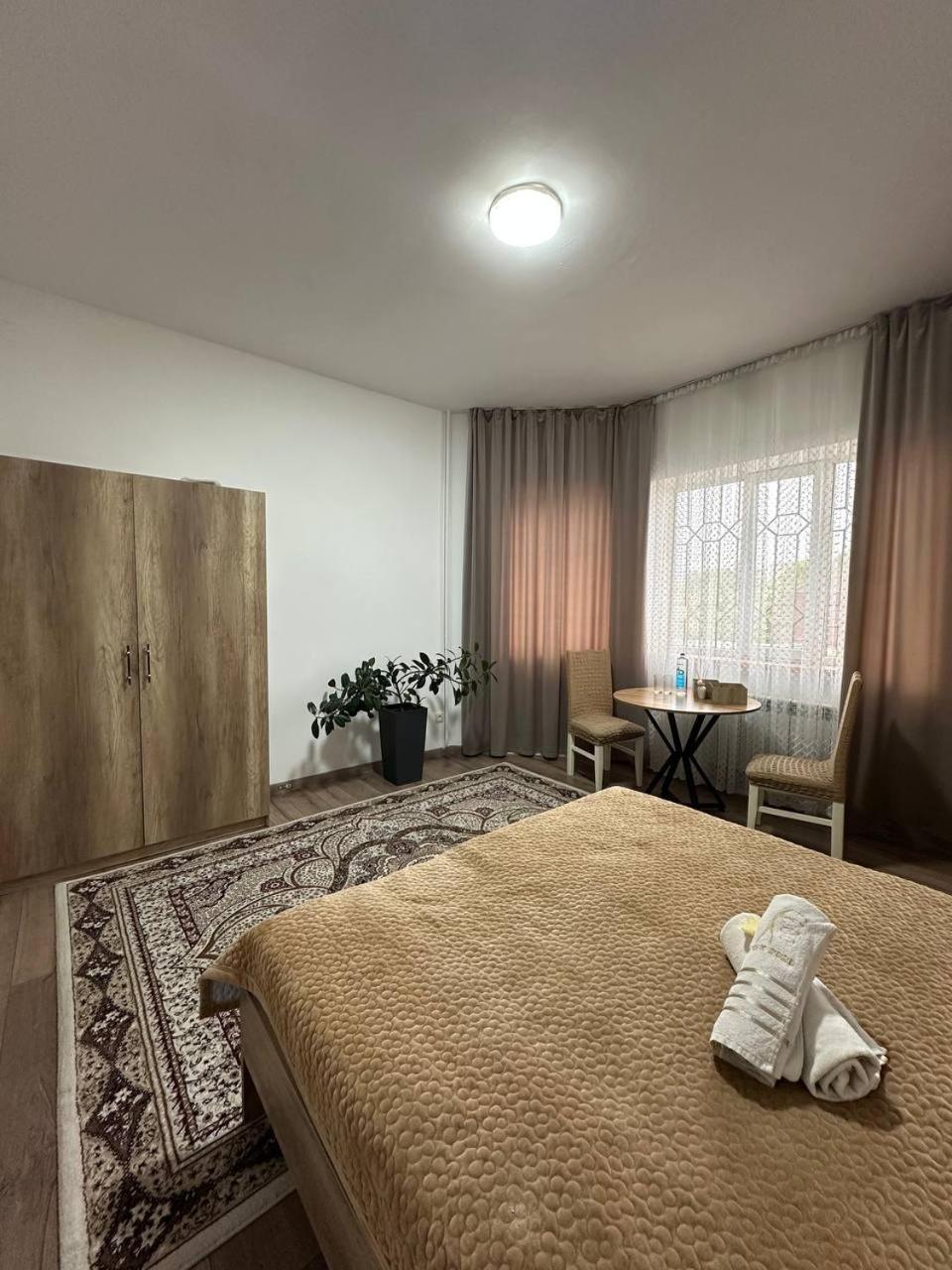 Amanat Guest House Bisjkek Eksteriør bilde